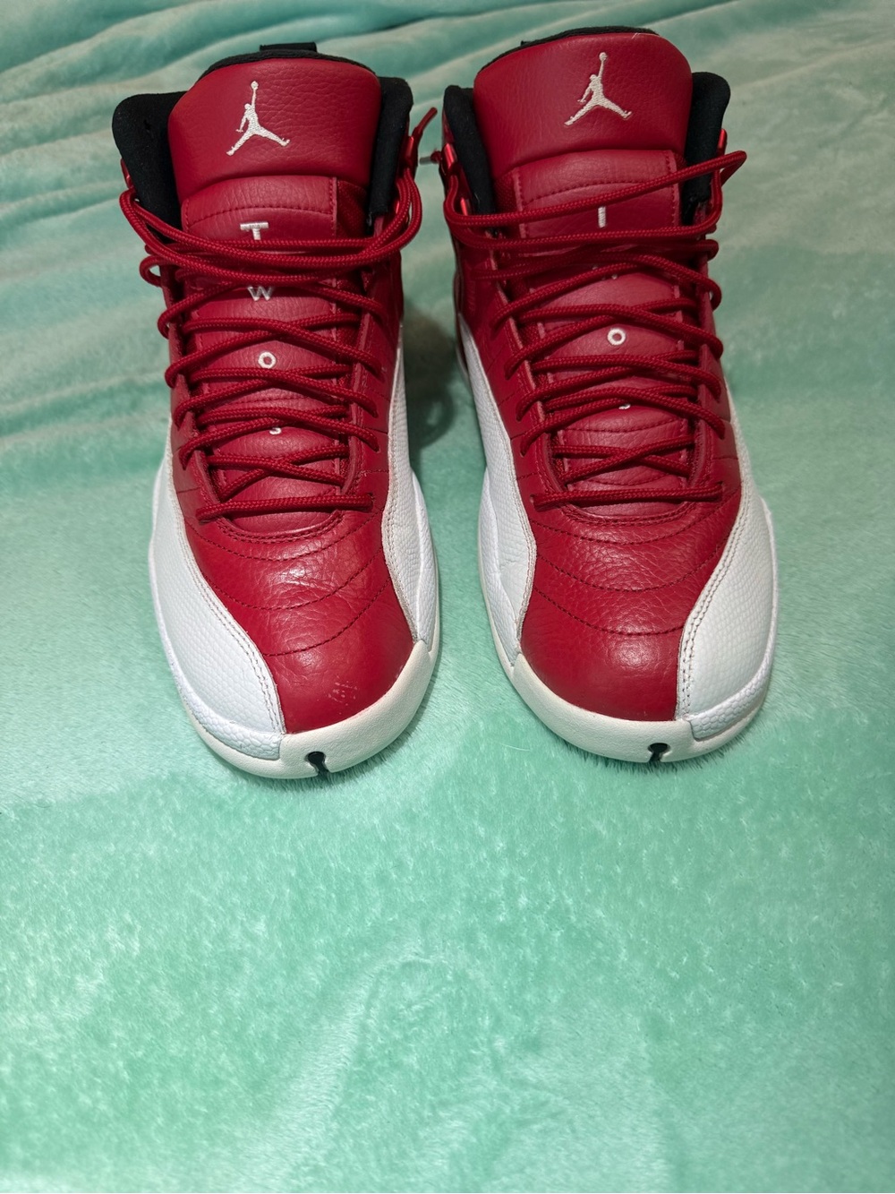Air Jordan 12 Retro "Gym Red" sneakers in mens size 11 🔥🔥🔥🔥
